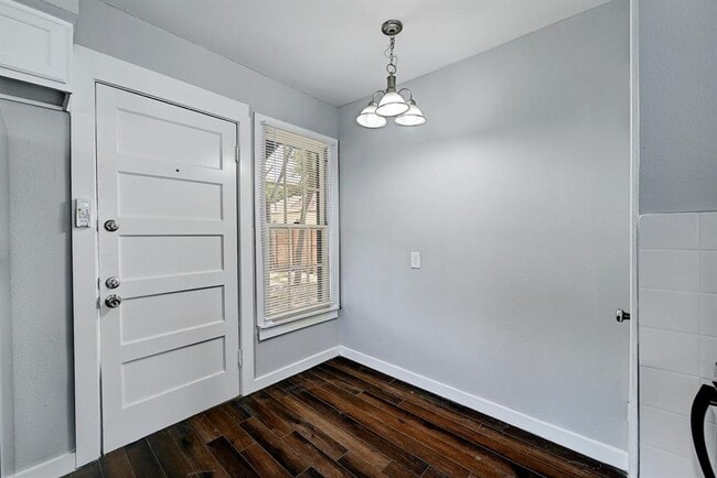 Building Photo - 4517 Jinx Ave