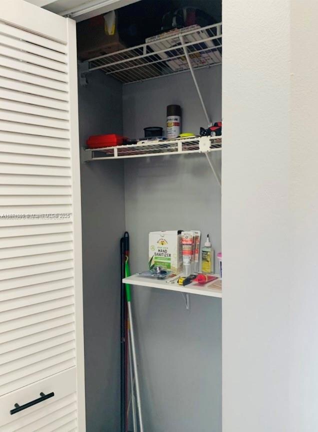 Building Photo - 10450 SW 157th Ct