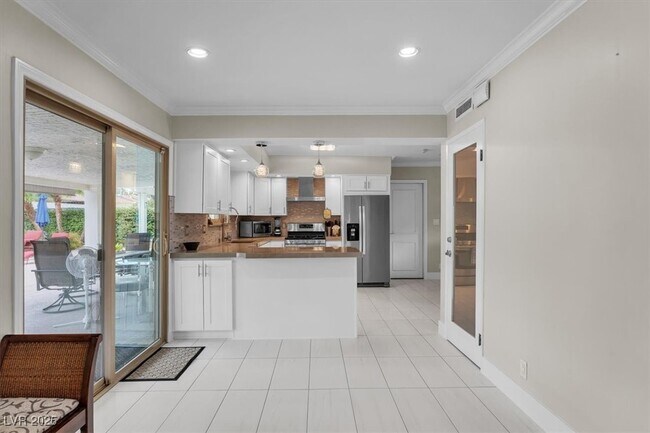 Building Photo - 2100 Westlund Dr
