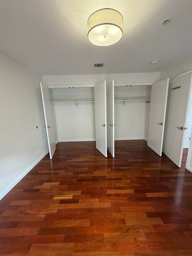 Building Photo - 209 40th St