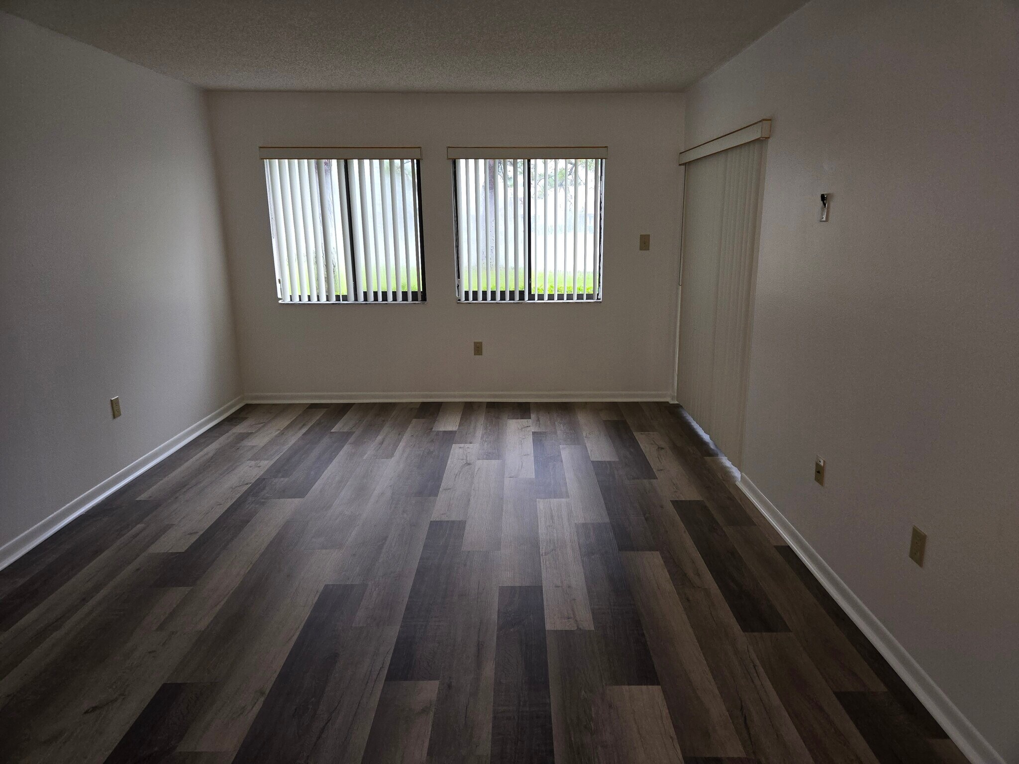 Master Bedroom - 5196 Lake Village Dr