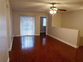 Building Photo - 313 Gardens Dr