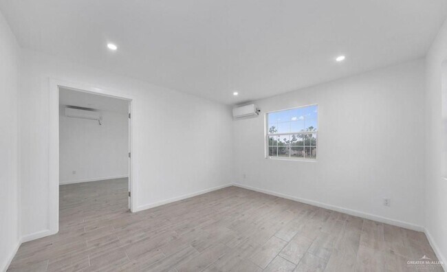 Building Photo - 16 McFadden Dr