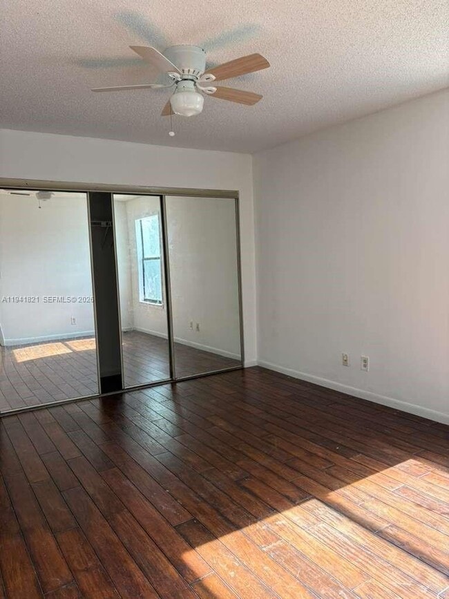 Building Photo - 17 Crossings Cir