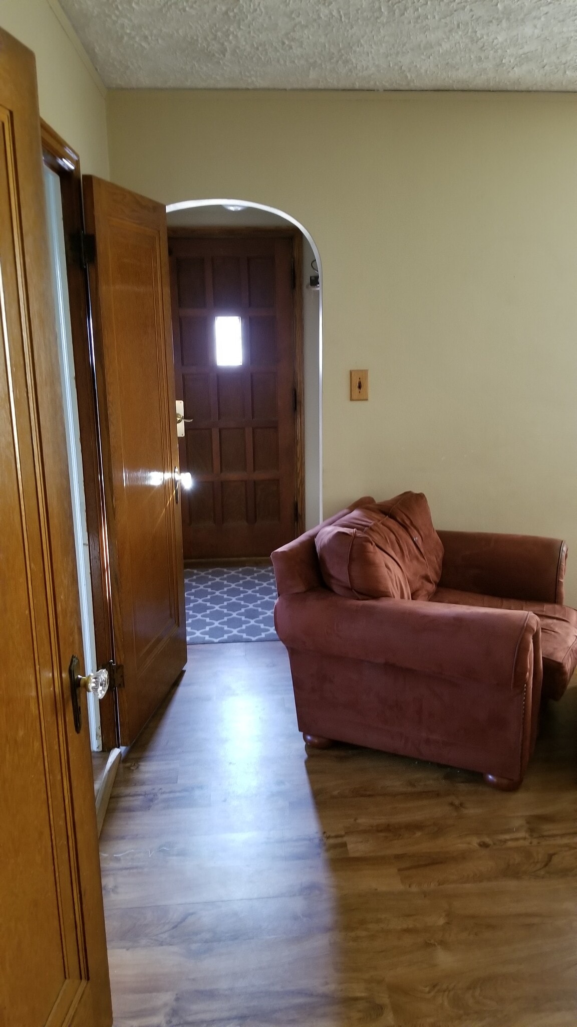 Front entry - 3125 Laurel Avenue