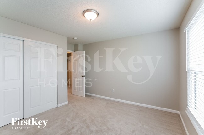 Building Photo - 1813 Highcrest Dr