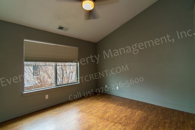 Building Photo - 2 bedroom, 2 bathroom condo in prime locat...