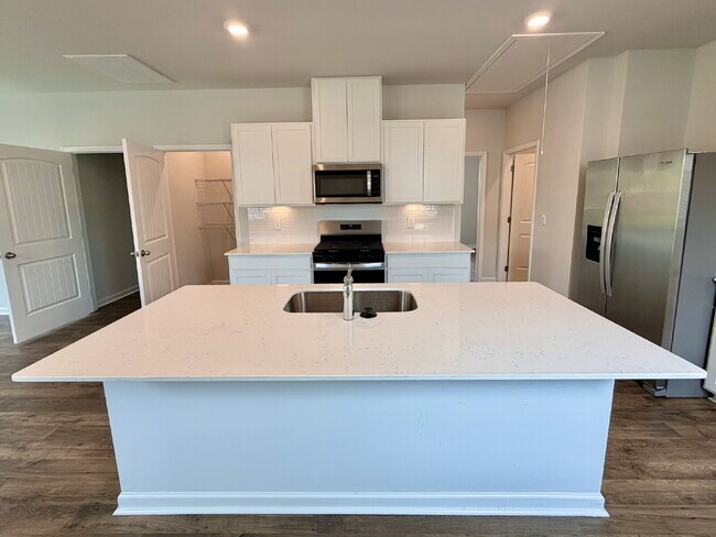 Building Photo - New Legacy Farms Home | Resort-Style Amenities!