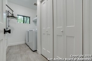 Building Photo - 211 Gibson