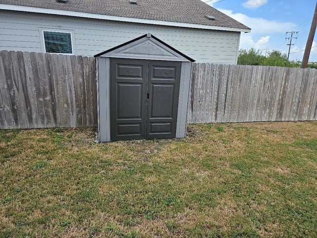Building Photo - 17721 Somerville Ct