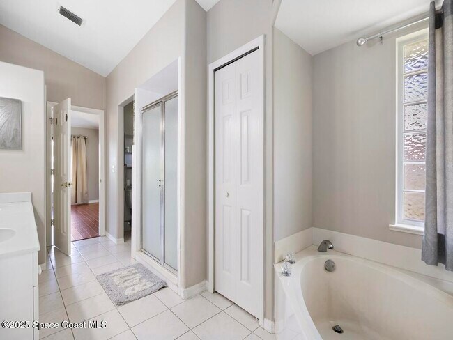 Building Photo - 1026 Blossom Dr