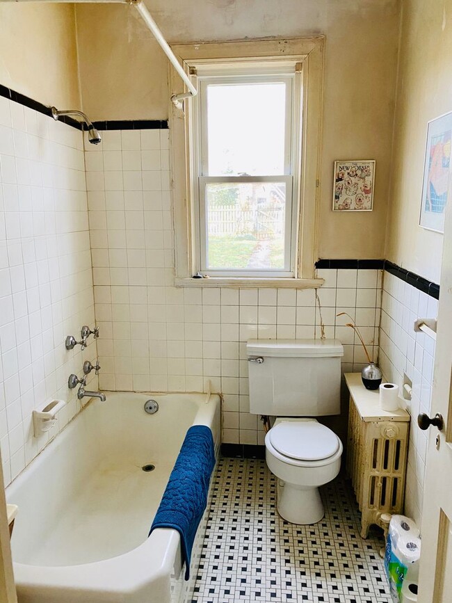 Building Photo - 4506 Monument Ave