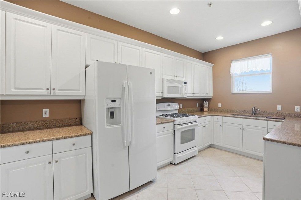 Building Photo - 3211 Cottonwood Bend