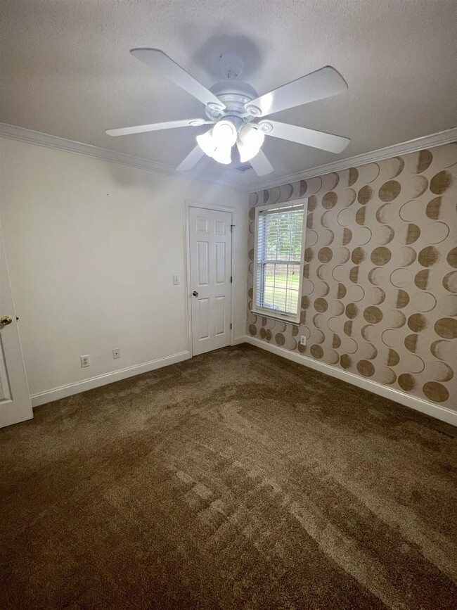 Building Photo - 105 Starky Pl