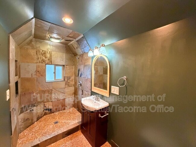 Building Photo - 5215 53rd St W