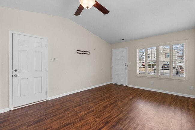 Building Photo - Just Listed in Virginia Beach – Move-In Ready!