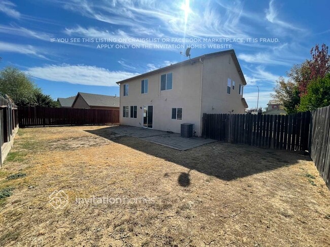 Building Photo - 3915 Eugene Dr