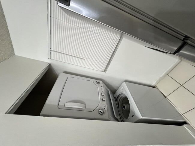 Building Photo - 588 Trace Cir