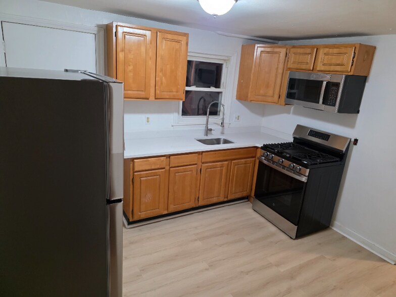 Building Photo - 19 Glen St