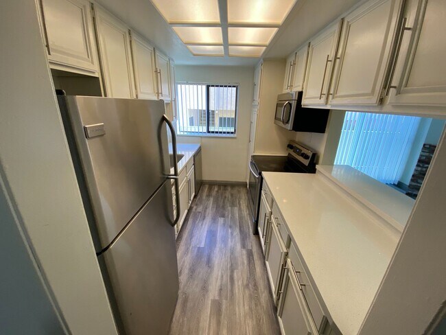 Building Photo - 1444 S Centinela Ave