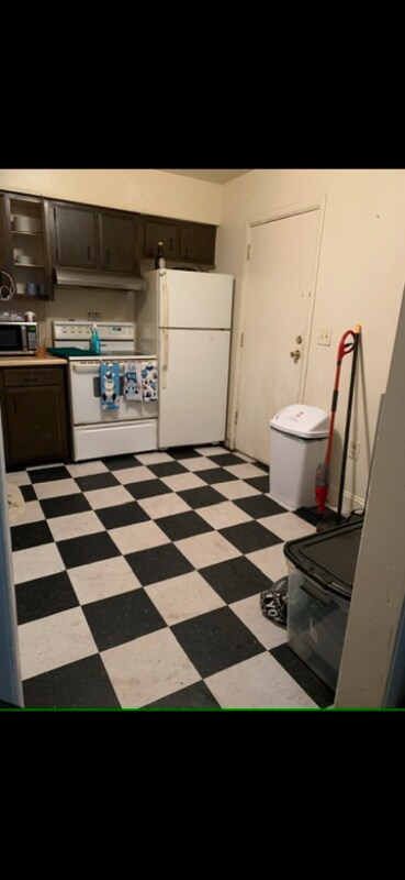 Building Photo - 22 2nd St NE