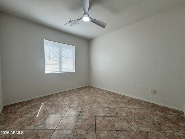 Building Photo - 4412 E Hopi St