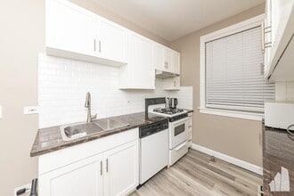 Building Photo - 2 bedroom in Chicago IL 60626