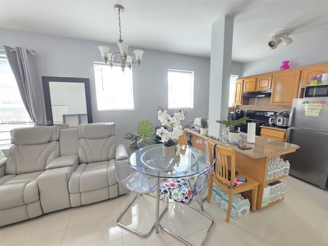 Building Photo - 1027 Pennsylvania Ave