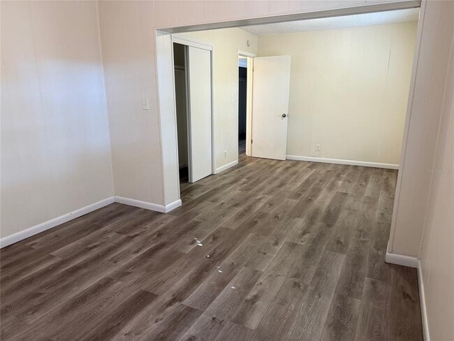 Building Photo - 1740 W Walnut St