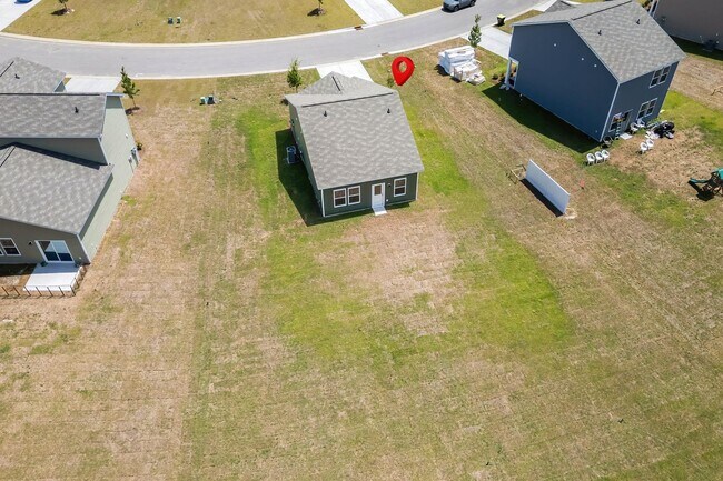 Building Photo - 450 Castillo Dr