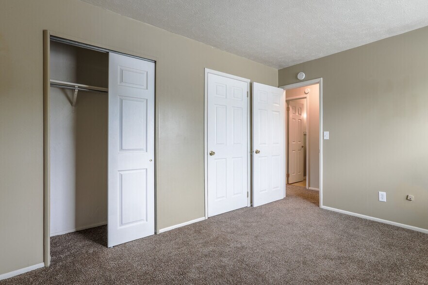 Building Photo - 3 E Central Ave