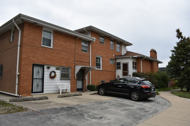 Building Photo - 8435 S 81st Ave