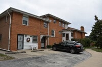 Building Photo - 8435 S 81st Ave
