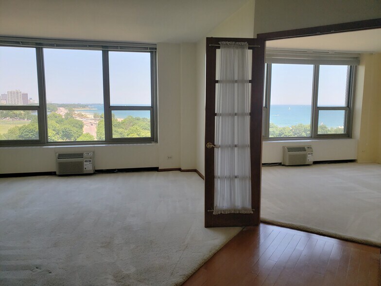 Building Photo - 1550 N Lake Shore Dr