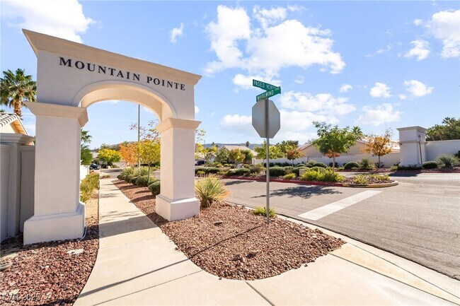 Building Photo - 74 Graythorn Mountain Ct