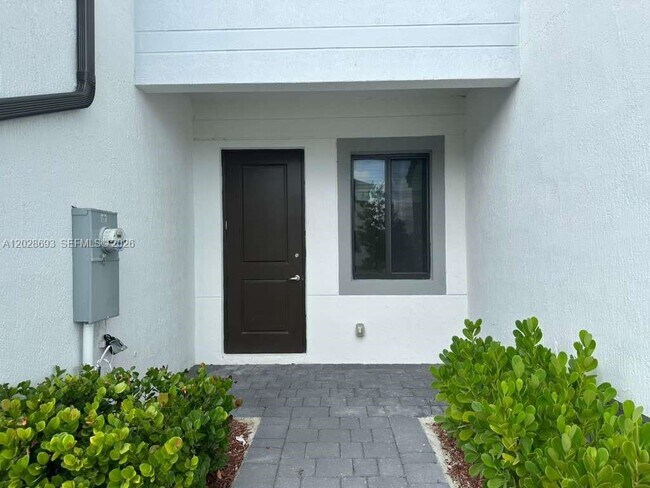 Building Photo - 1280 N Flagler Ave