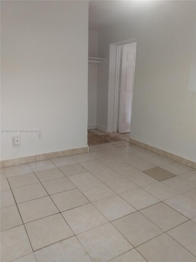 Building Photo - 980 NW 109th St