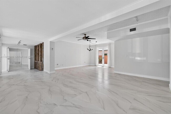 Building Photo - 1470 N Treasure Dr