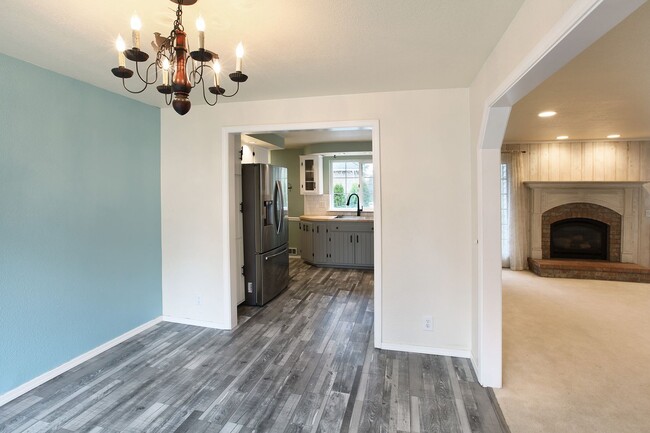 Building Photo - Beautiful Home in Gleneagle Neighborhood