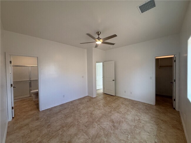Building Photo - 3591 N Verdugo Rd