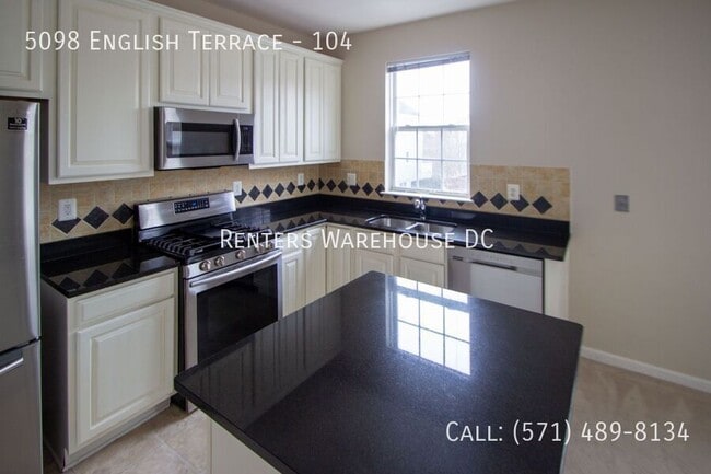 Building Photo - 5098 English Terrace