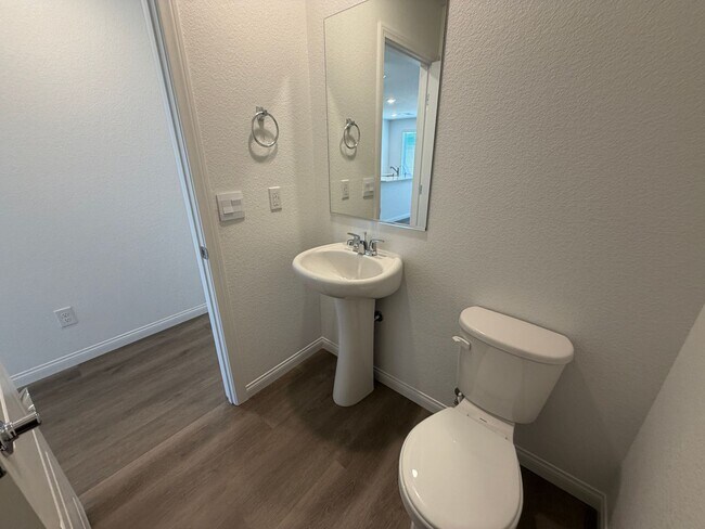 Building Photo - New Build - Never Lived In