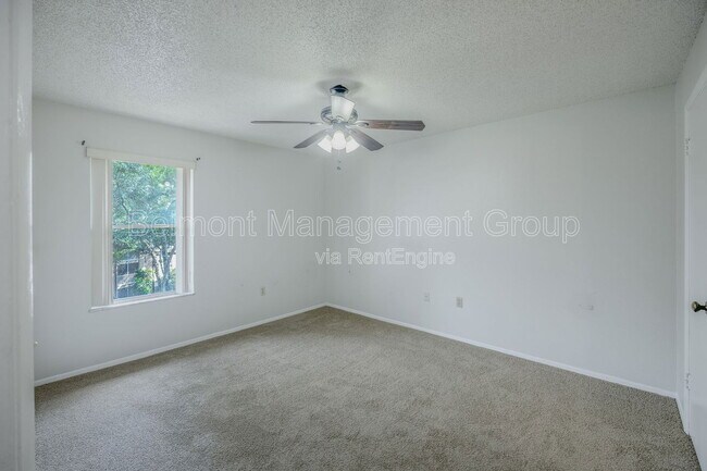 Building Photo - 974 Leeward Pl