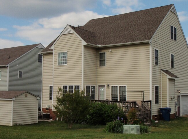 Building Photo - Beautiful Home in the Bluffs at Bell Creek...