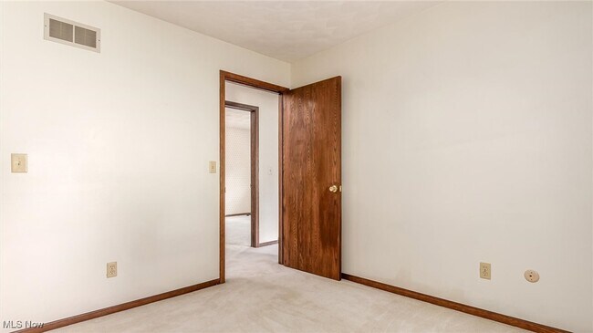 Building Photo - 5650 Dillon Hills Dr