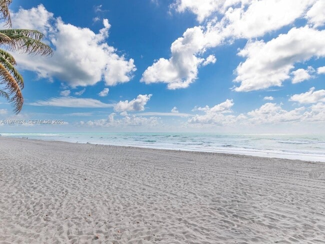 Building Photo - 3001 S Ocean Dr