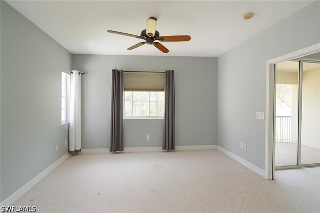 Building Photo - 700 Luisa Ln