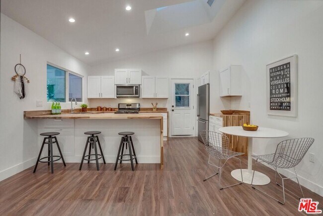 Building Photo - 5137 N Eagle Rock Blvd