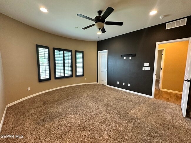 Building Photo - 12156 Chapel Hill Rd