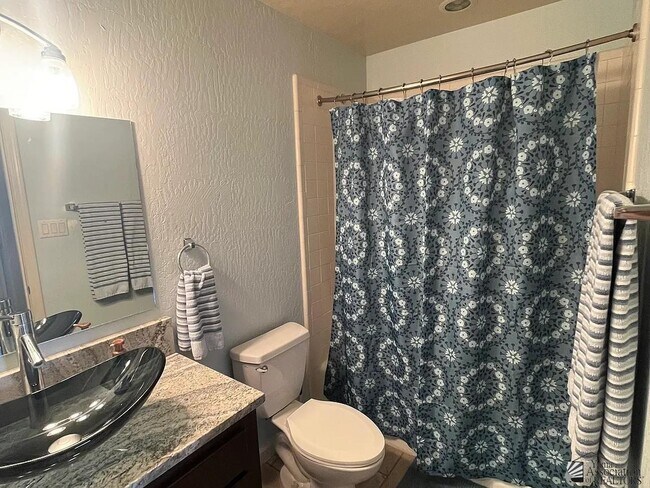 Building Photo - 3531 W 27th Ln